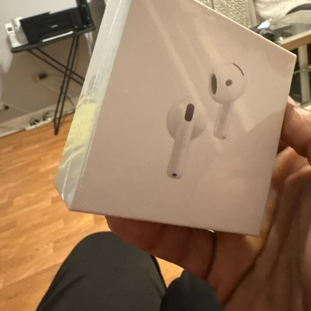 Apple AirPods Wireless Earbuds